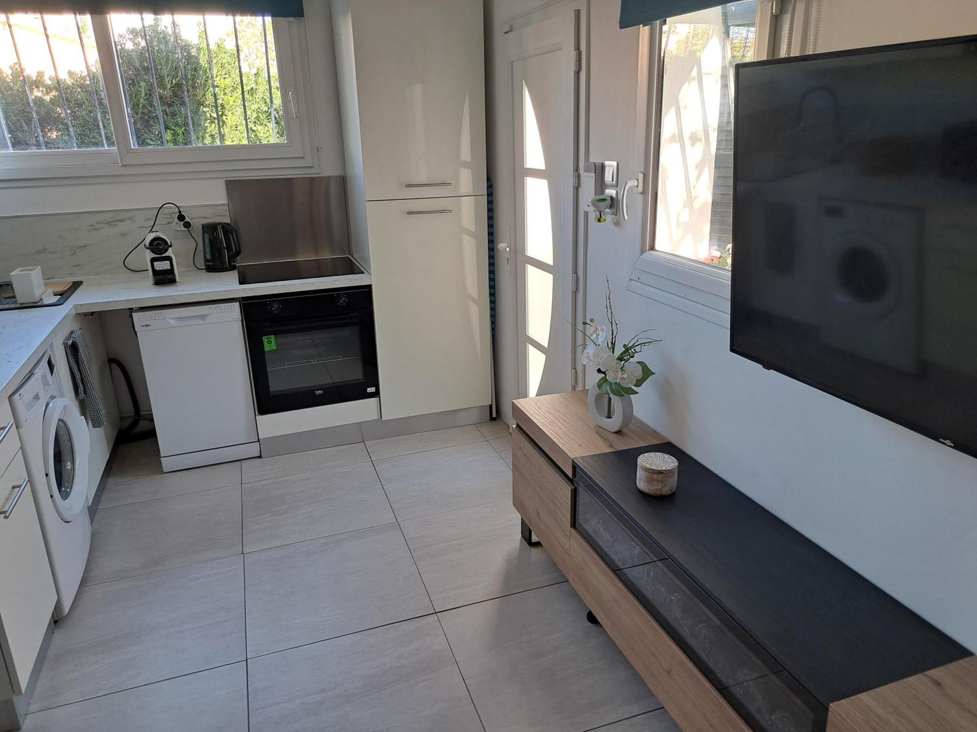 Seduisant Studio Avec Cour Privative La Crau Kültér fotó